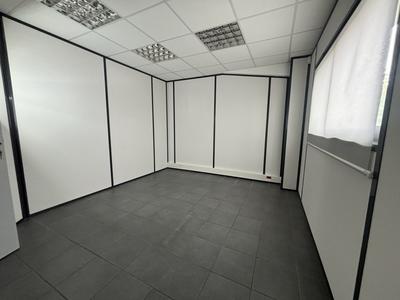 Bureau - 440 m² - 27 pièces