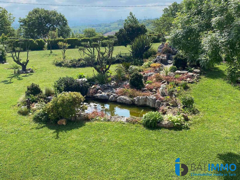 Maison - 248 m² - 7 pièces