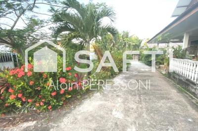 Maison - 230 m² - 8 pièces