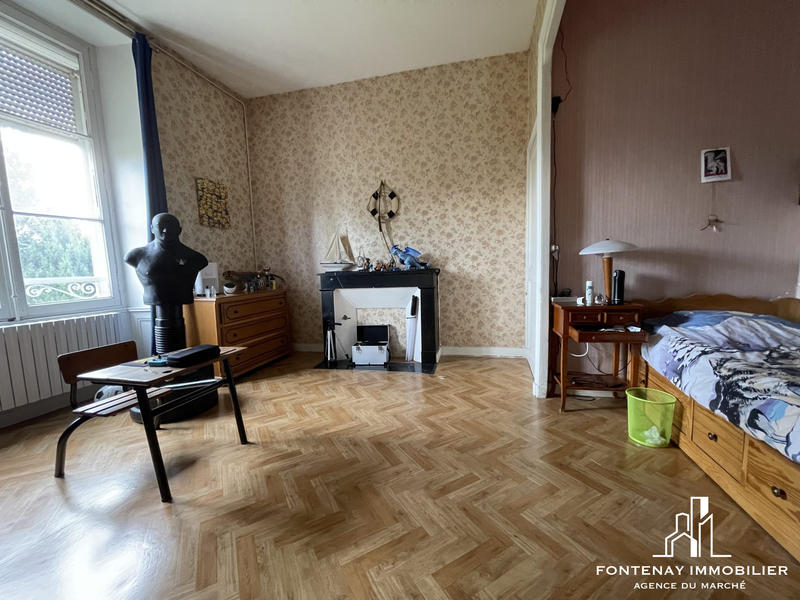 Maison - 299 m² - 9 pièces