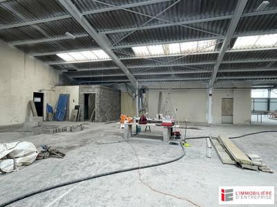 Local commercial - 922 m²