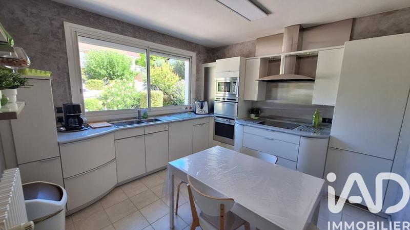 Maison - 271 m² - 9 pièces