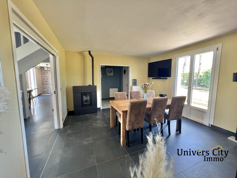 Villa - 247 m² - 10 pièces