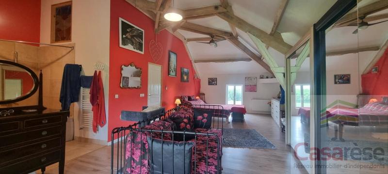 Demeure - 220 m² - 7 pièces