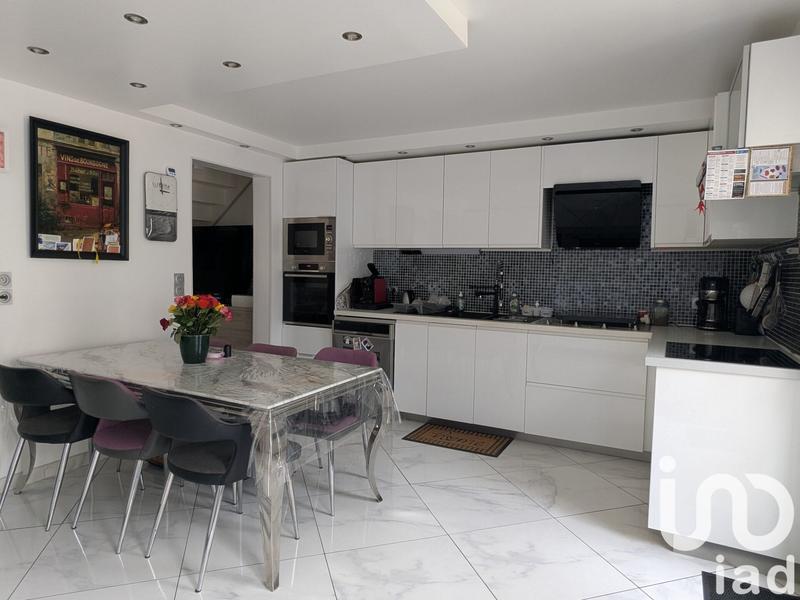 Maison - 90 m² - 5 pièces