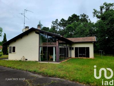 Maison - 232 m² - 8 pièces