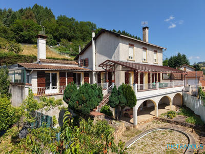 Maison - 180 m² - 5 pièces