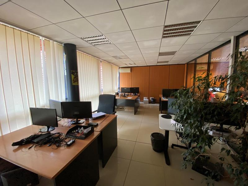 Bureau - 211 m²