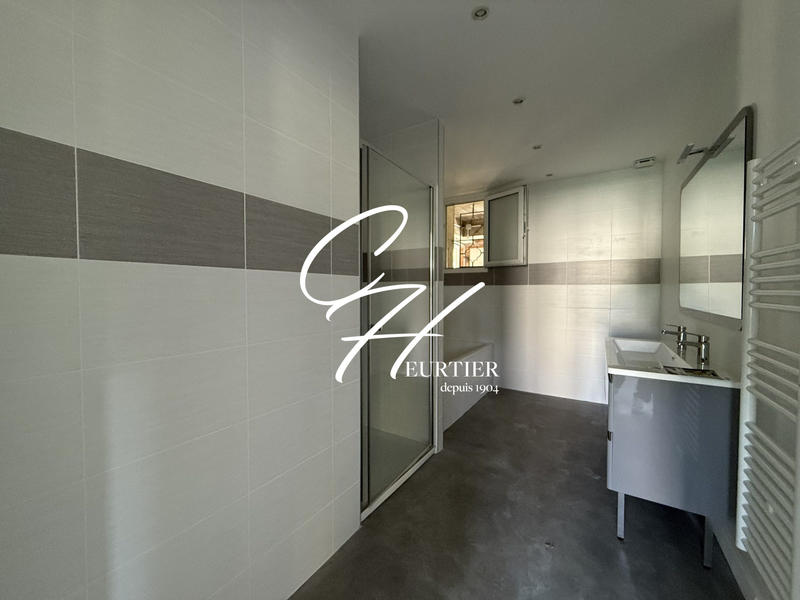 Appartement - 136 m² - 4 pièces