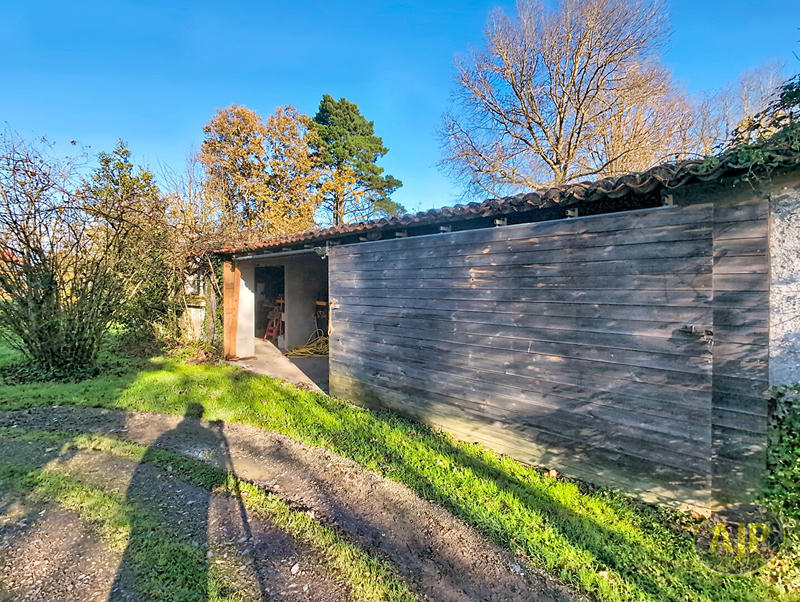 Maison - 214 m² - 9 pièces