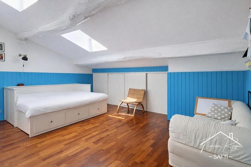 Maison - 234 m² - 8 pièces