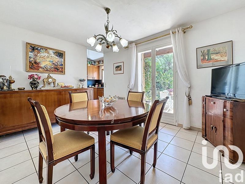 Maison - 121 m² - 8 pièces