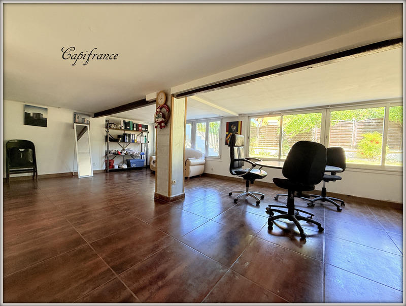 Maison - 185 m² - 8 pièces