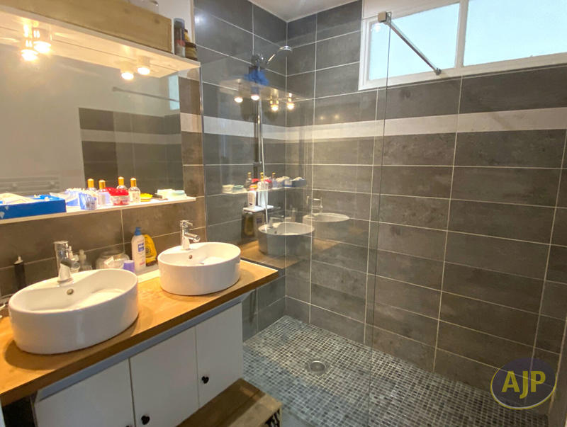 Maison - 136 m² - 7 pièces