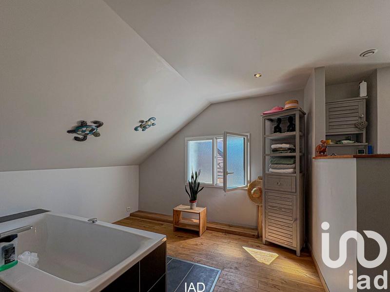 Maison - 240 m² - 7 pièces