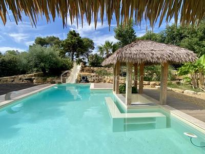 Propriété - 237 m² - 8 pièces