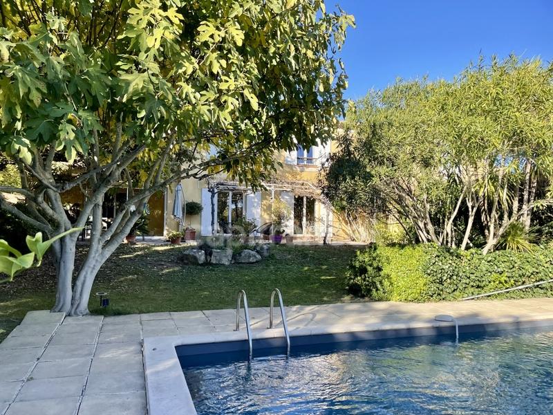 Maison - 180 m² - 6 pièces