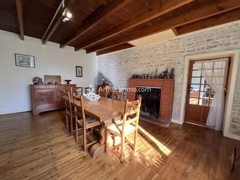 Maison - 259 m² - 7 pièces