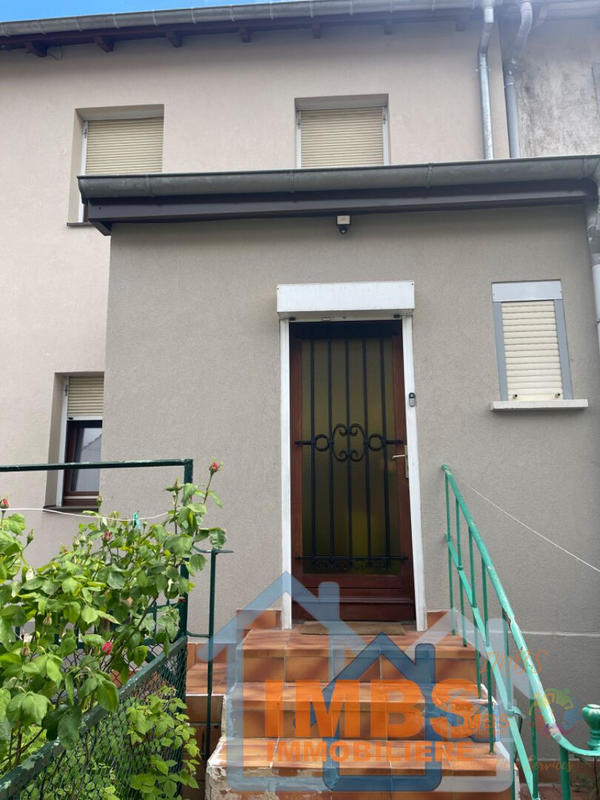 Maison - 99 m² - 5 pièces