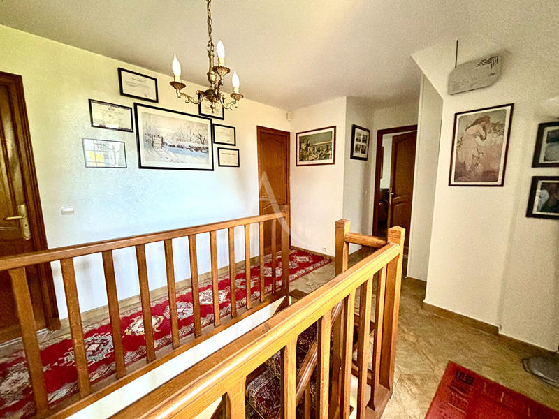 Maison - 163 m² - 7 pièces