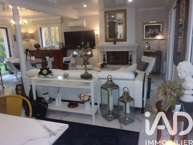 Maison - 283 m² - 10 pièces