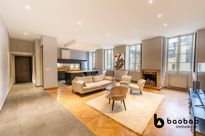 Appartement - 140 m² - 5 pièces