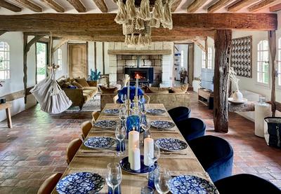 Maison - 220 m² - 8 pièces