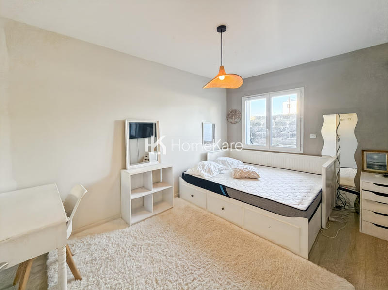 Maison - 202 m² - 8 pièces