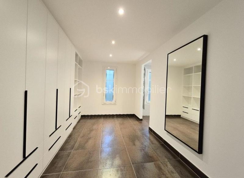 Villa - 215 m² - 7 pièces