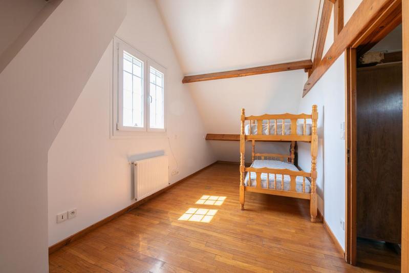 Maison - 208 m² - 6 pièces