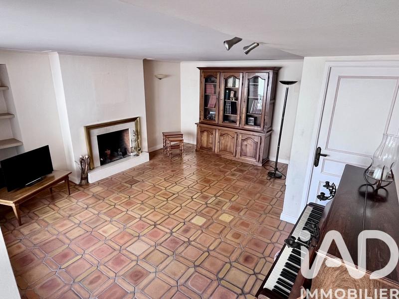 Maison - 217 m² - 6 pièces