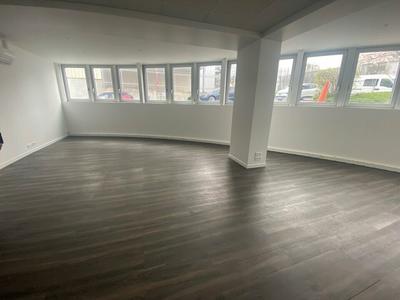Bureau - 2 245 m²