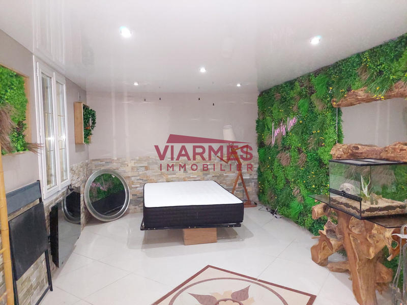 Maison - 210 m² - 8 pièces