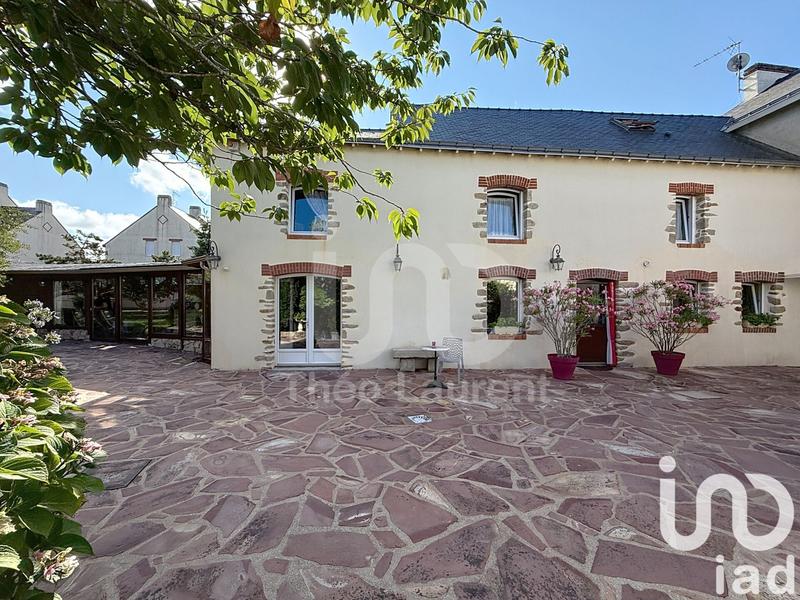 Maison - 255 m² - 10 pièces