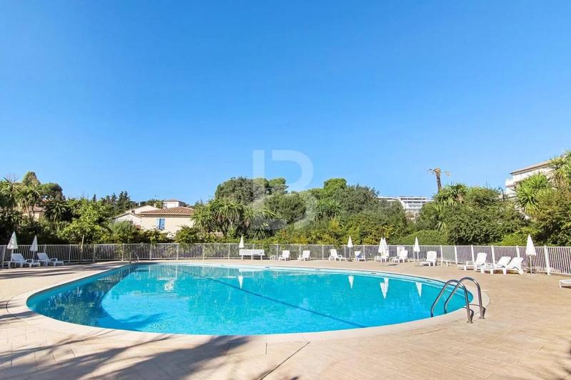 Appartement - 102 m² - 4 pièces