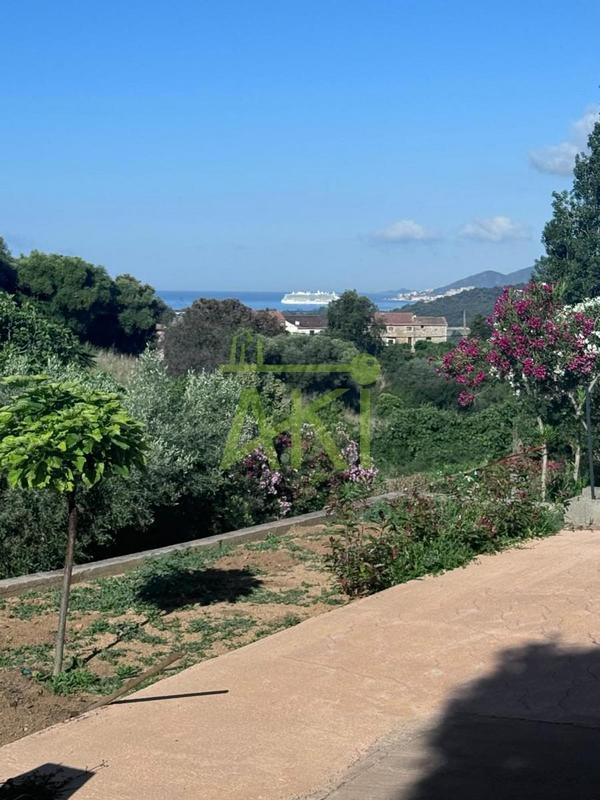 Maison contemporaine - 200 m² - 6 pièces