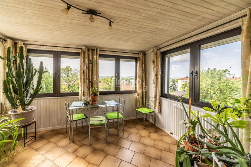Maison - 213 m² - 7 pièces