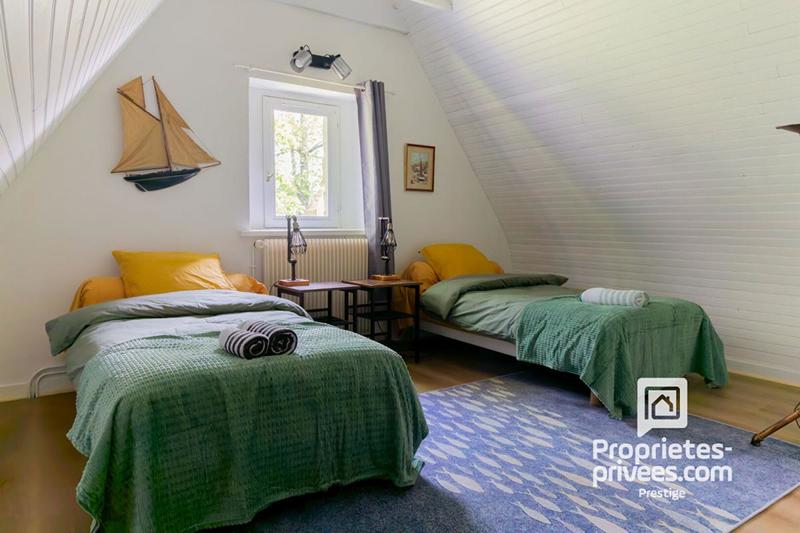 Demeure - 335 m² - 15 pièces