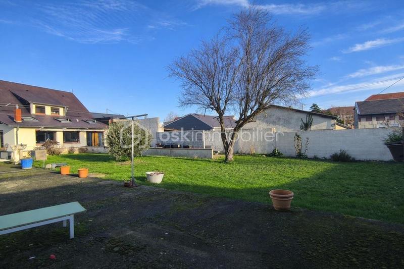 Maison - 200 m² - 6 pièces