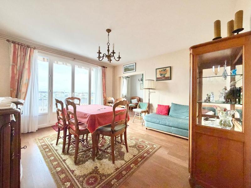 Appartement - 82 m² - 4 pièces