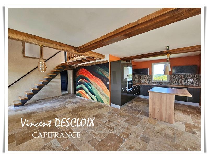 Propriété - 257 m² - 8 pièces