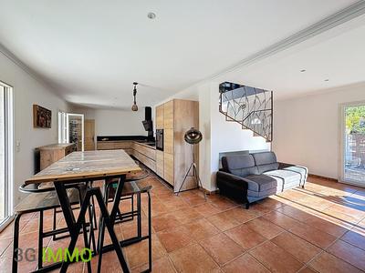 Maison - 130 m² - 6 pièces