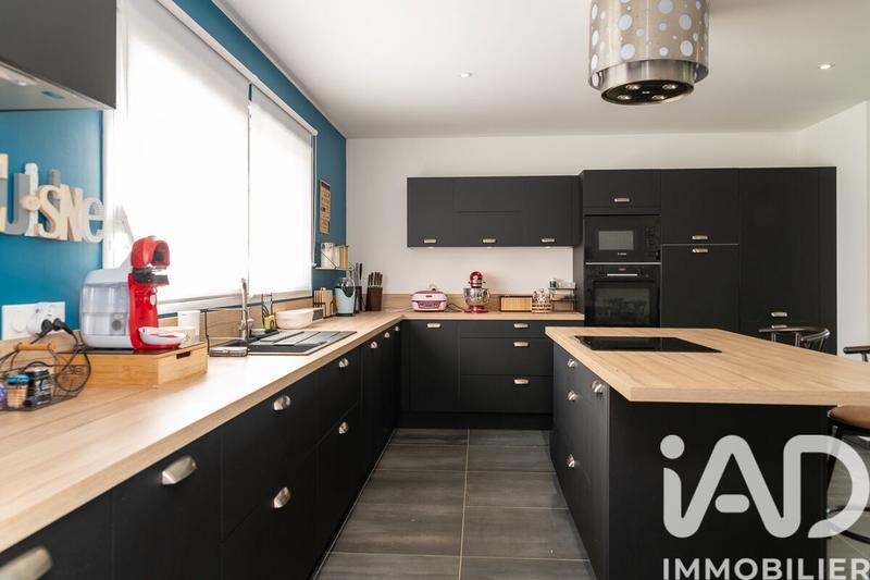 Maison - 183 m² - 8 pièces