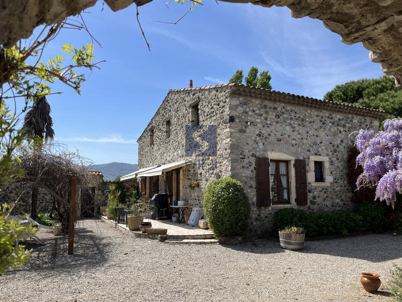 Maison - 450 m² - 11 pièces