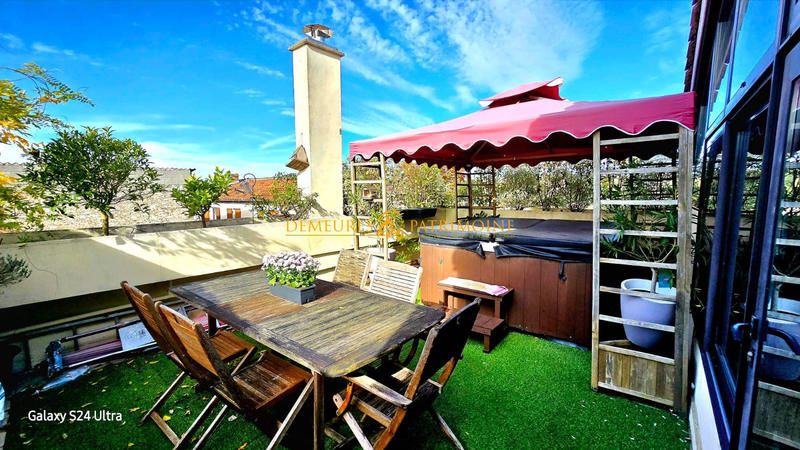 Maison - 205 m² - 5 pièces