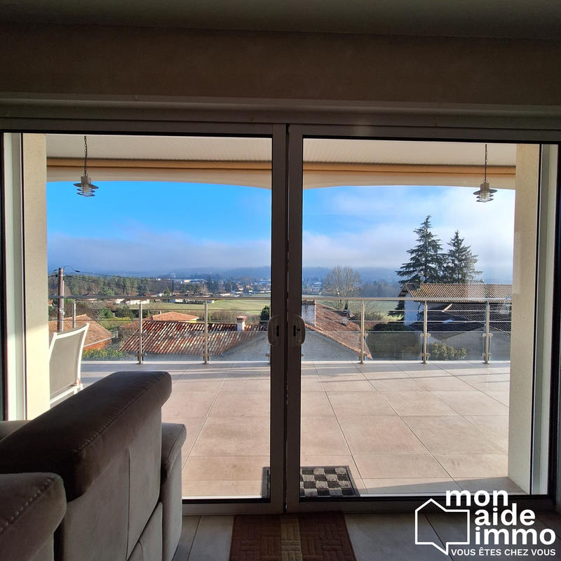 Maison - 235 m² - 7 pièces