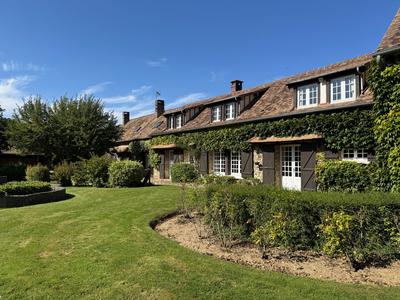 Maison ancienne - 303 m² - 8 pièces