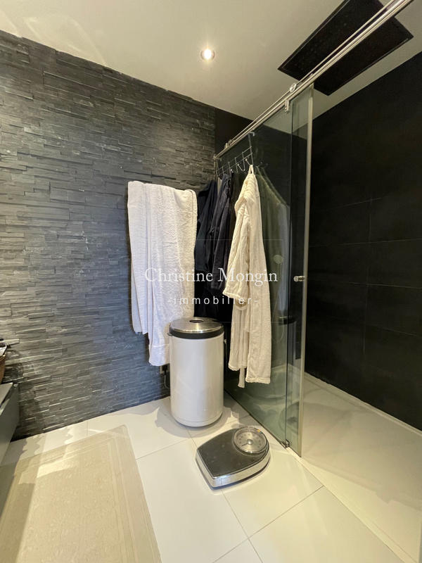 Appartement - 79 m² - 2 pièces