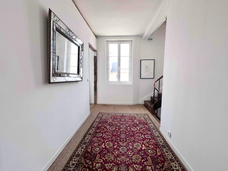 Propriété - 210 m² - 8 pièces
