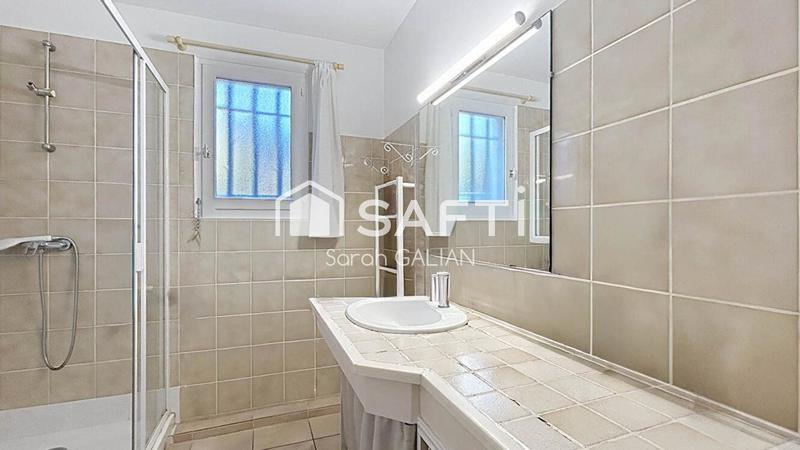 Maison - 171 m² - 7 pièces